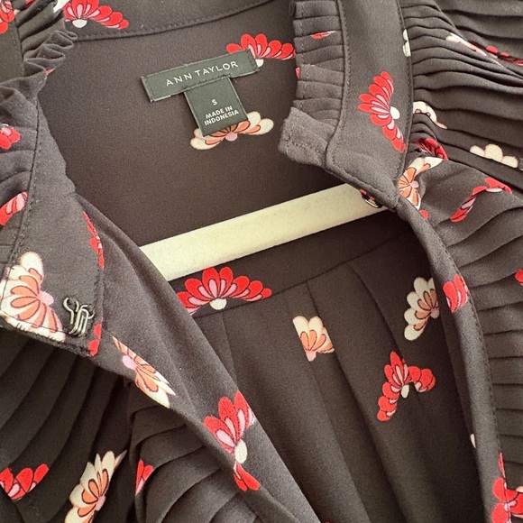 Ann Taylor Black Blouse with Ruffles size S - Picture 5 of 7